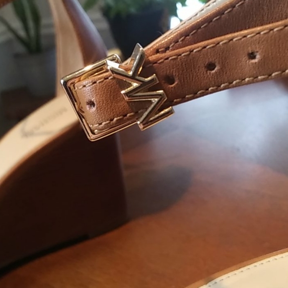 Michael kors shoes - Picture 5 of 6